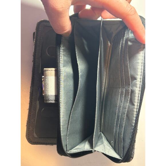 Vera Bradley RFID Turnlock Wallet in Cotton Perfectly Plaid Print NWOT - Picture 3 of 4